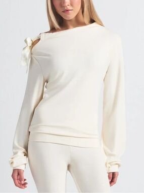 Skims Cloud Off The Shoulder top